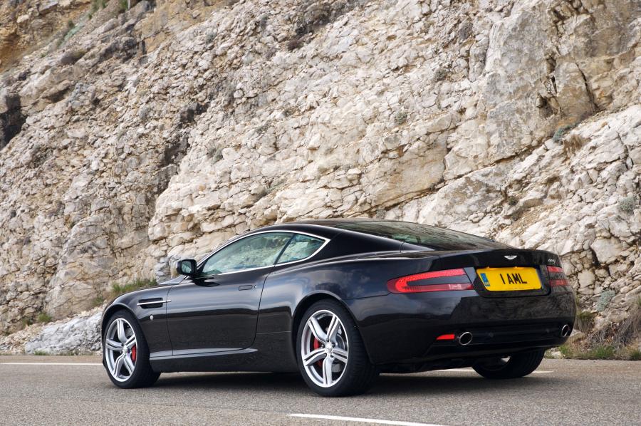  Aston Martin DB9 Sports Pack 2006 года  (UK) (фото 15 из 31)